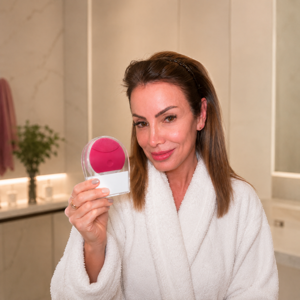 Escova Elétrica para Limpeza Facial com Esponja